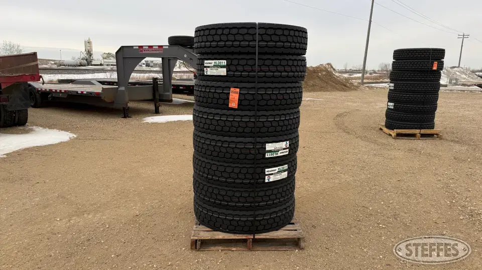 (8) Headway HLD811 11R22.5 tires Truck Tire