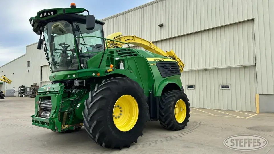2020 John Deere 9900i Self-Propelled Harvester
