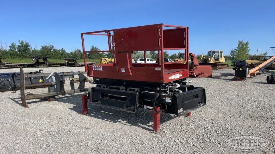 2015 Skid-Lift 2030E Scissor Lift