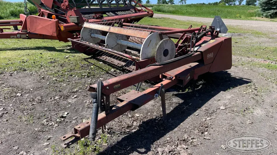 International 990 Sickle Mower