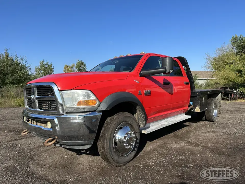 2011 Dodge Ram 5500 Flatbed Truck