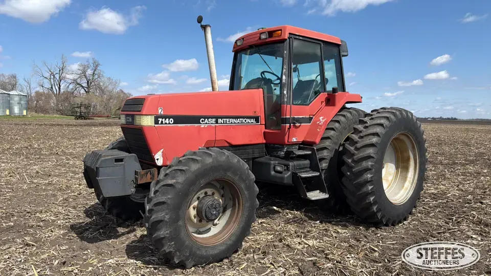 1988 Case IH 7140 MFWD Tractor