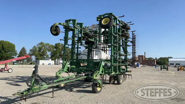 John Deere 2200