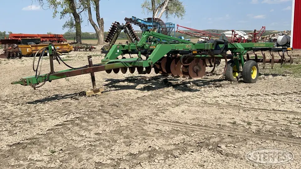 John Deere 510 Ripper