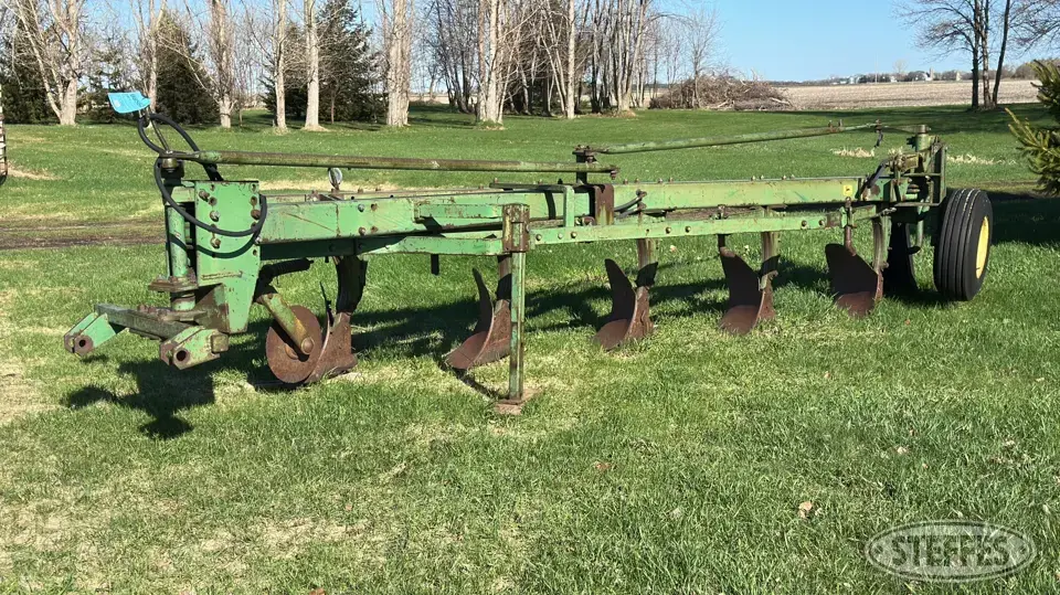 John Deere F1350-F1450 Plow