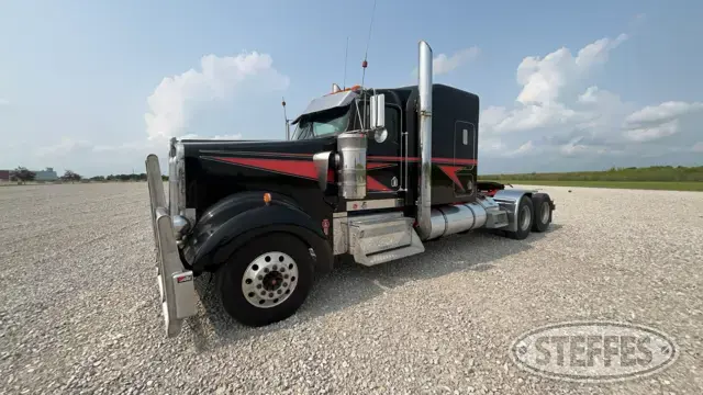 2005 Kenworth W900L