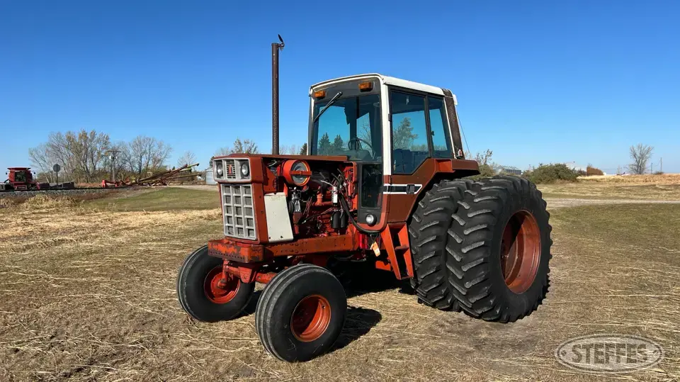 1977 International 1586 2WD Tractor