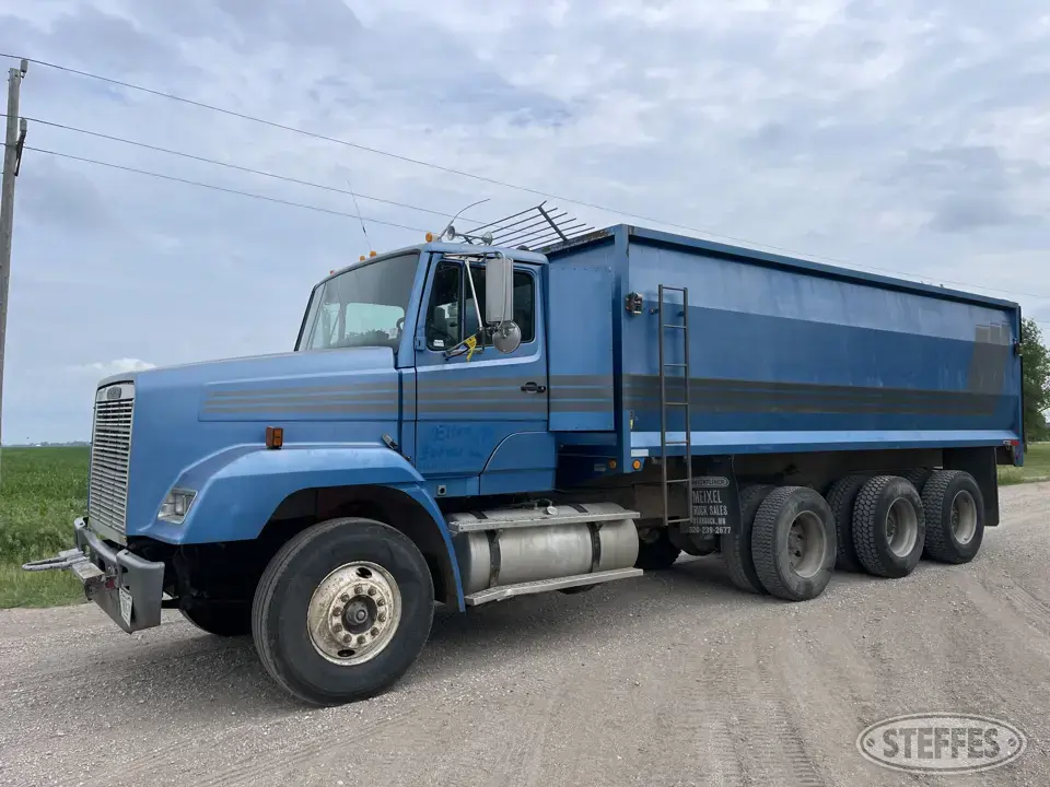 1989 Freightliner FLC112 Tri-Axle Boxed Truck
