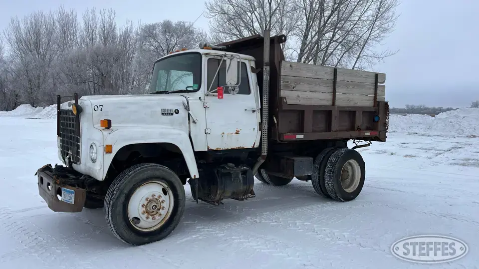 1986 Ford L8000 Dump Truck