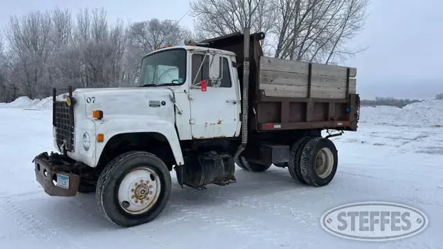 1986 Ford L8000