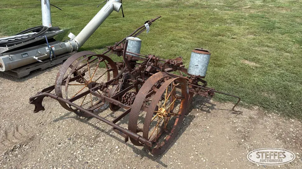 Antique planter Collectible Machinery-Other