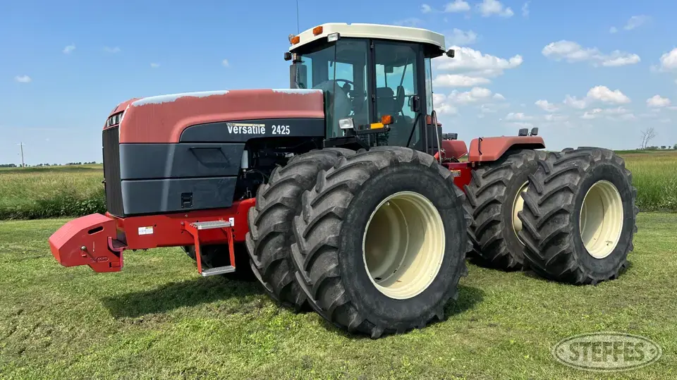 2002 Versatile 2425 4WD Tractor
