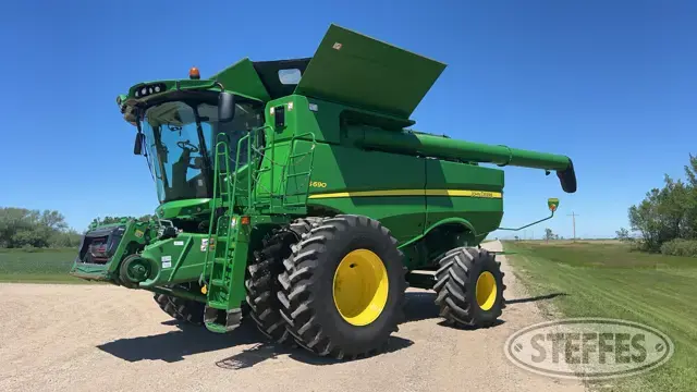 2012 John Deere S690