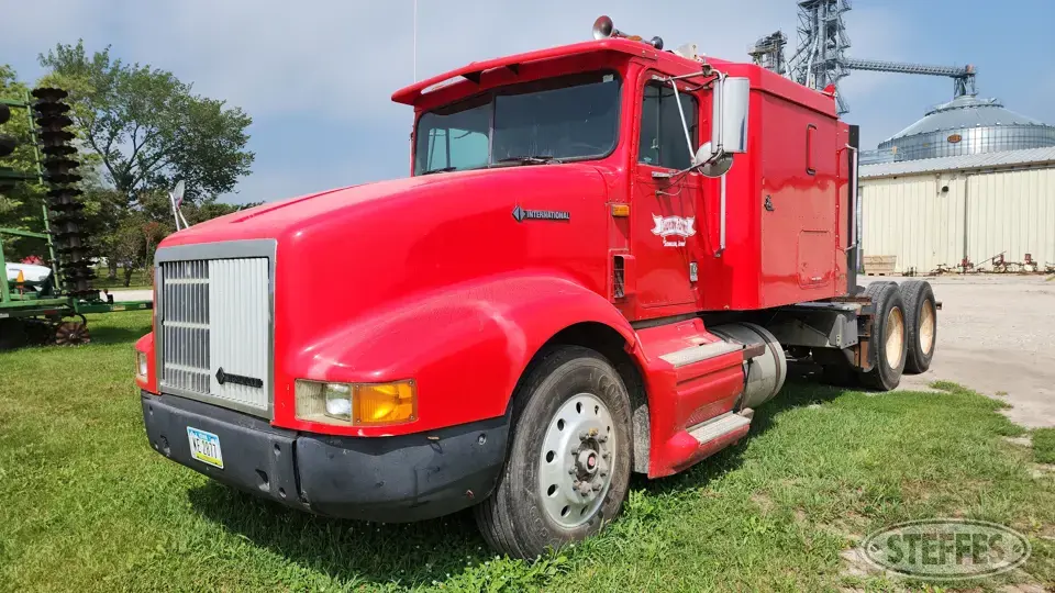 1996 International 9400 Conventional Truck with Sleeper