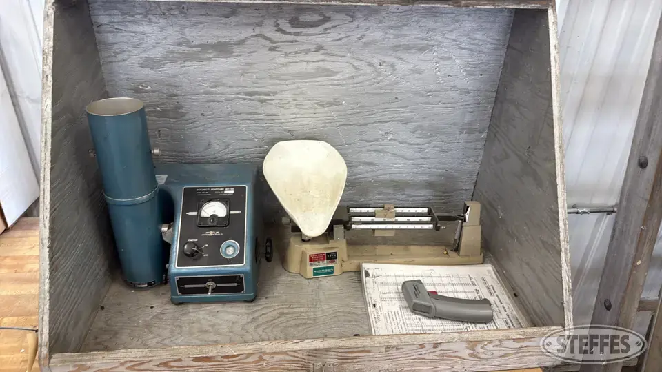 Motomco 919 Farm Support Item