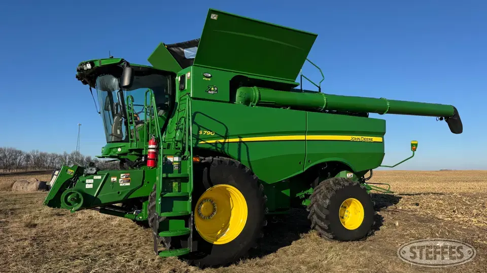 2022 John Deere S790 Combine