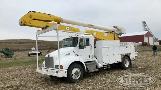 2005 Kenworth T300