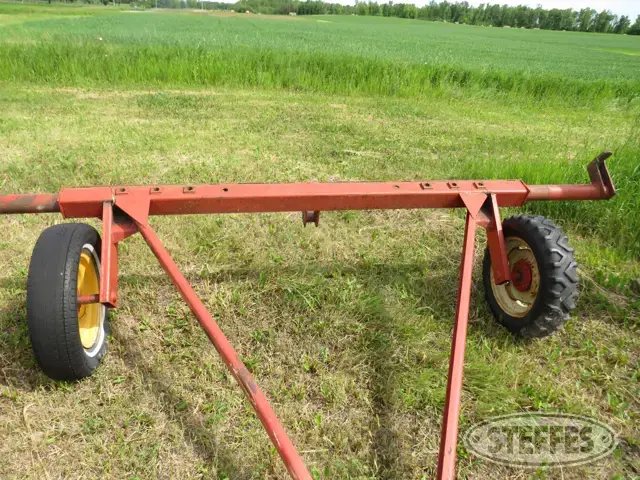 New Holland double side delivery rake hitch