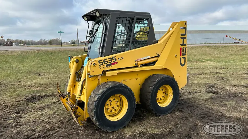2000 Gehl 5635 SX Series II Wheeled Skid Steer