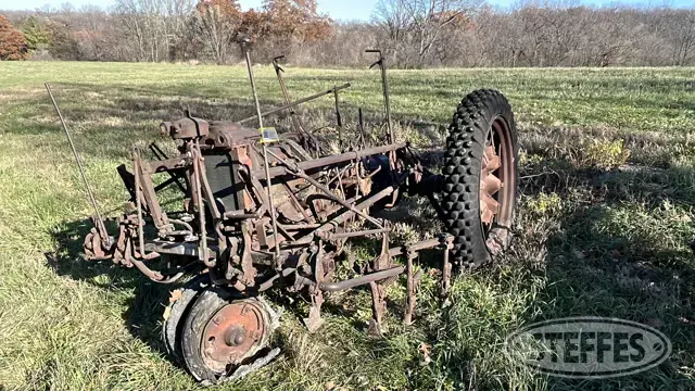 1939 Farmall F-14