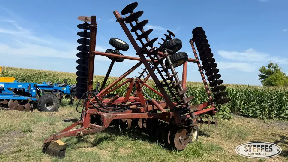 International 490 Disc