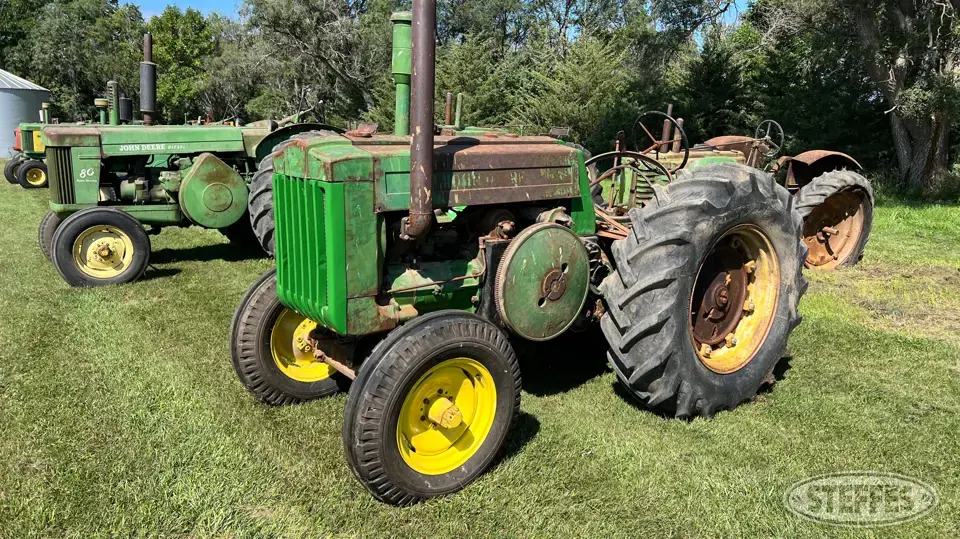 1949 John Deere D Collectible Tractor