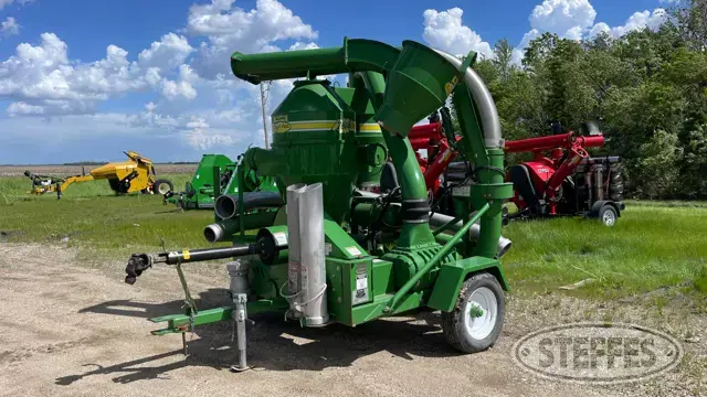 2015 Walinga Agri-Vac 7614 Deluxe