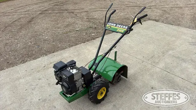 John Deere 518R