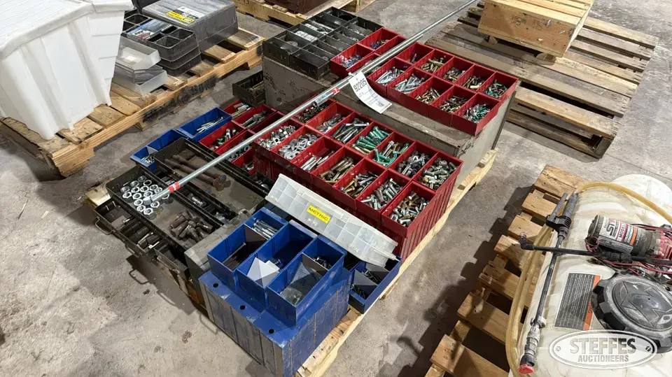 Bolt bins & hardware Farm Support Item