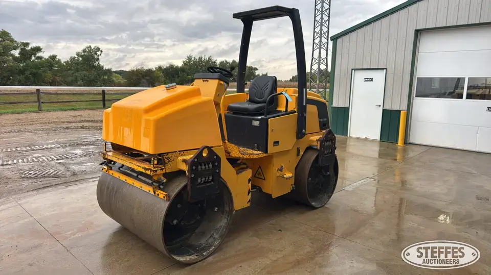 2007 JCB VMT 390 Self-Propelled Smooth Drum Compactor