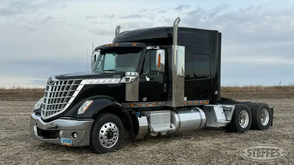 2016 International LoneStar Conventional Truck with Sleeper