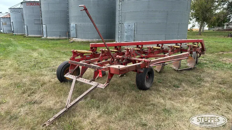 Melroe RR Plow