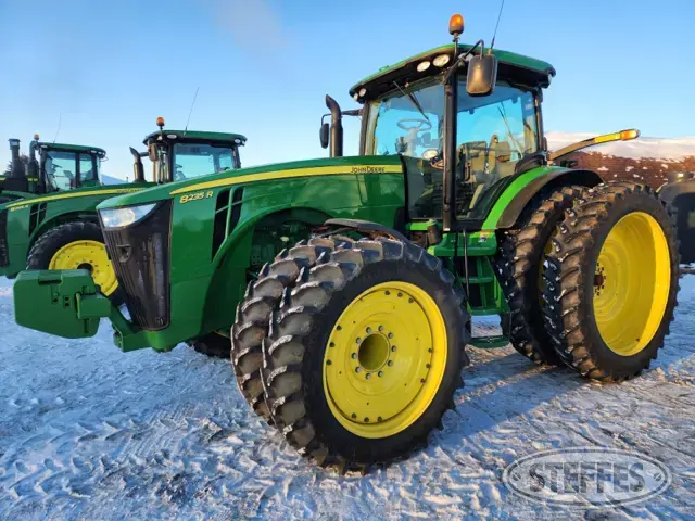 2013 John Deere 8235R