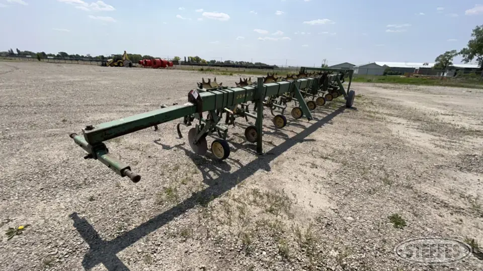 John Deere RM Row Crop Cultivator