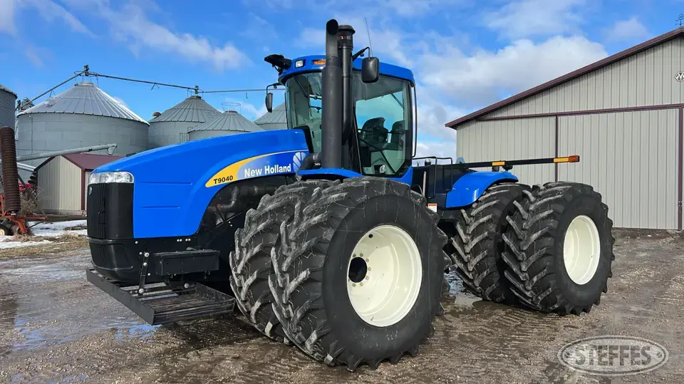 2010 New Holland T9040 4WD Tractor