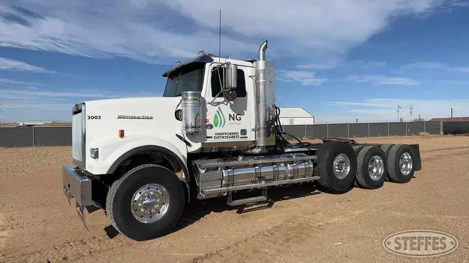 2015 Western Star 4900 Conventional Truck without Sleeper