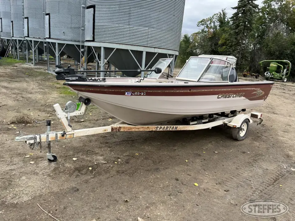 1999 Crestliner Tournament Series SC Boat