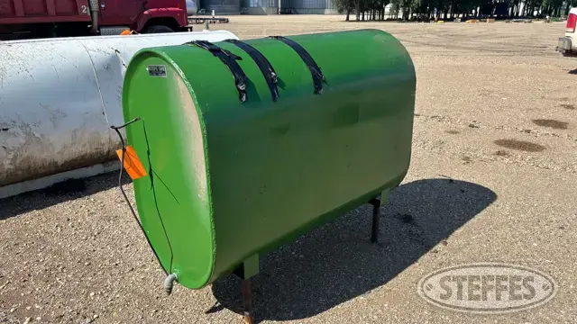 Oil tank
