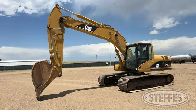 2007 CAT 320CL