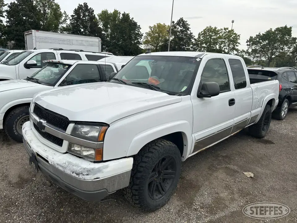 2003 Chevrolet Silverado K1500 LT Half Ton Pickup