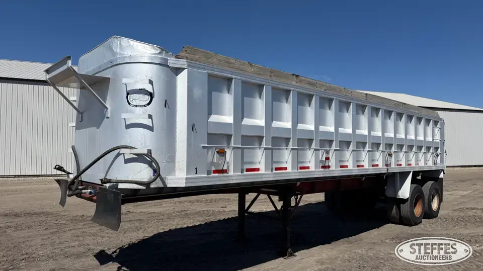 1977 Summit AD32 End Dump Trailer