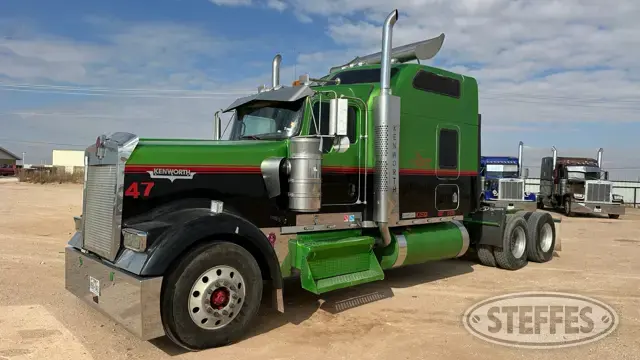 2004 Kenworth W900