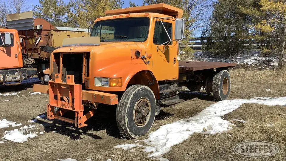 1991 International 4900 Flatbed Truck