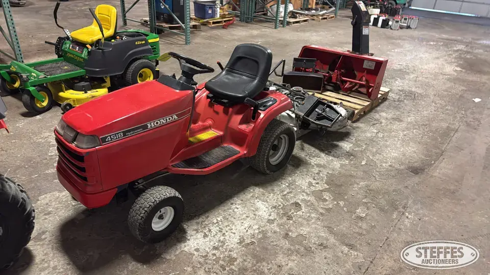 Honda 4518 Lawn Tractor