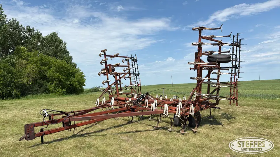 Wil-Rich field cultivator