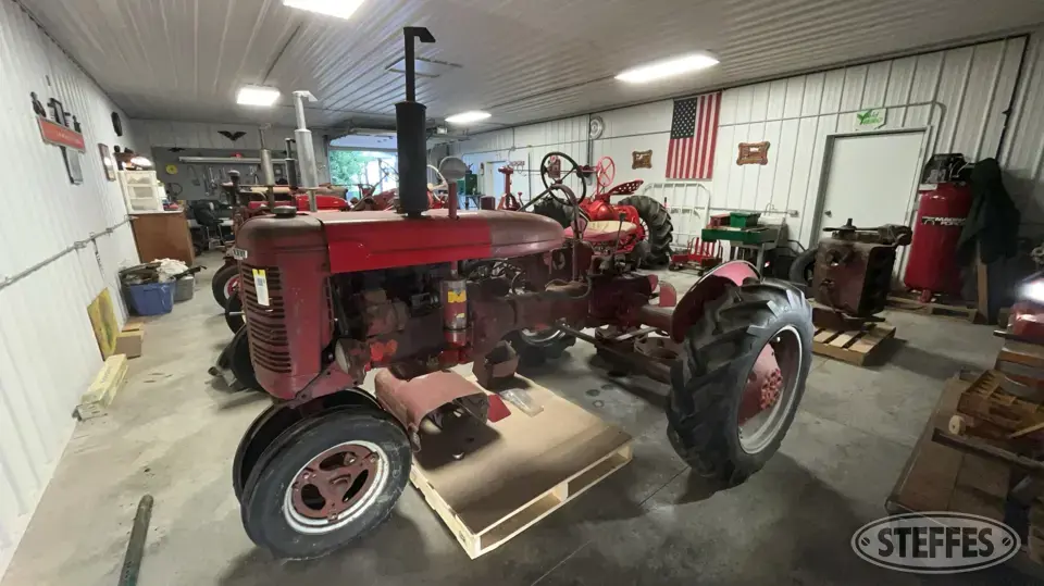 1942 Farmall B 2WD Tractor