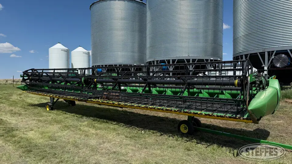 2010 John Deere 640D Draper Head