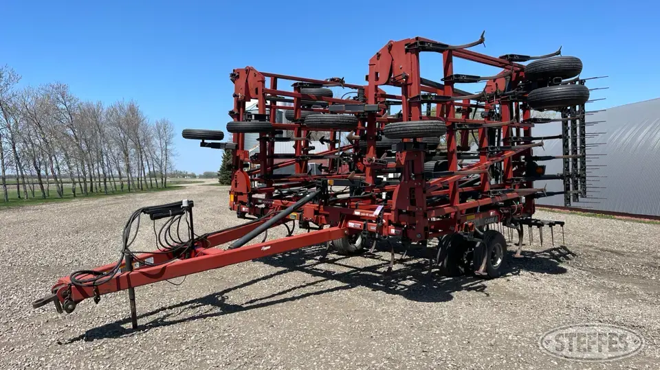 Case IH Tigermate II Field Cultivator