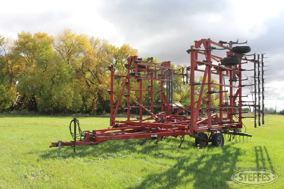 Case IH 4900 Field Cultivator