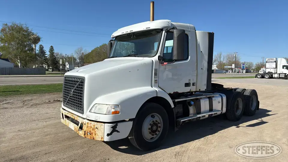 2012 Volvo VN Conventional Truck without Sleeper